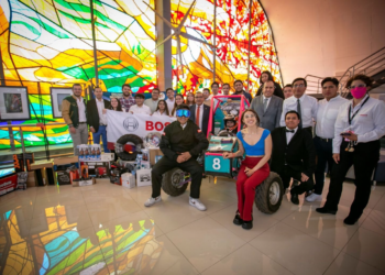 La especialista en Recursos Humanos de la Fundación Robert Bosch Planta Toluca, Elena Cruz Chico, destacó el talento de egresados de la Facultad de Ingeniería.