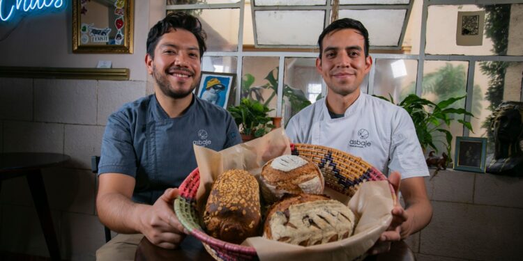 Cuando Nicolás Cano realizaba sus estancias profesionales y propuso la elaboración de pan de masa madre