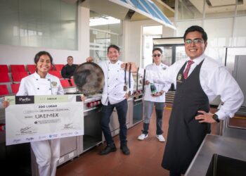 El equipo tuvo como reto elaborar una paella valenciana cocinada con leña, en el PAella Fest 2023.