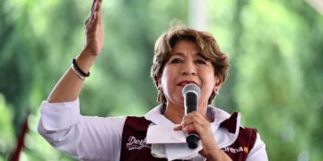 Delfina Gómez propone la creación de nuevas rutas y la implementación de una tarjeta única para el transporte público