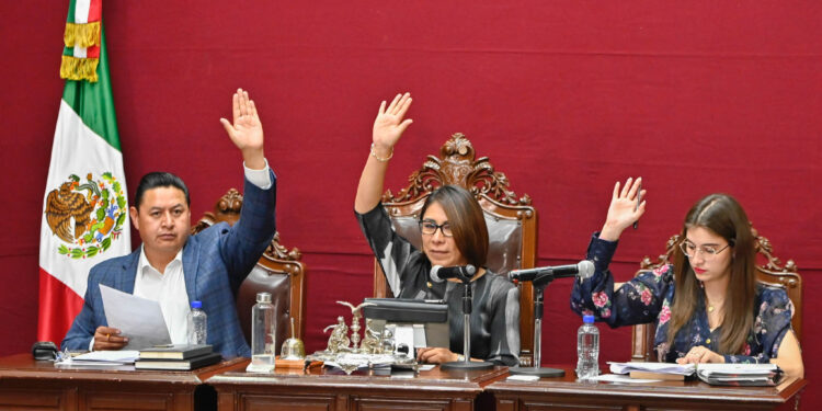 Se hicieron la segunda y tercera denuncias ante la Fiscalía Anticorrupción porpresunto daño a la hacienda de la UAEMéx.