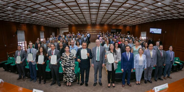 La UAEMéx ha otorgado 307 definitividades.