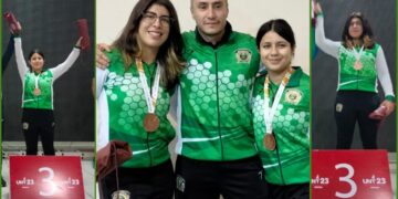 Se suman dos preseas de bronce en la disciplina de lucha universitaria