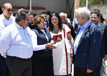 Visita de AMLO y Delfina Gómez en Atenco, frena despojo y abuso contra núcleos agrarios