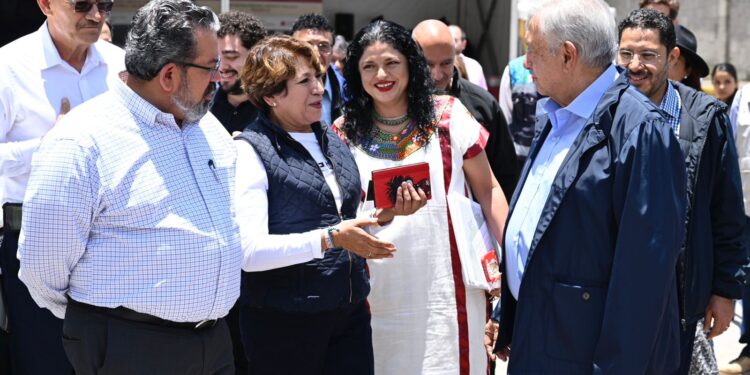 Visita de AMLO y Delfina Gómez en Atenco, frena despojo y abuso contra núcleos agrarios