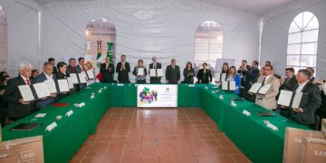 UAEMéx firma convenios de colaboración con 13 municipios del Estado de México