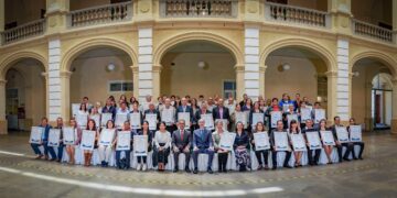 Durante el acto se entregaron reconocimientos a 67 trabajadores del SUTESUAEM por 25 años de servicio en la institución.