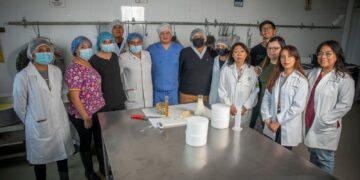 El podcast Ordeñando el Conocimiento ha abordado temas como elaboración de quesos gourmet; mitos, propiedades físicas y químicas de la leche; la recría; herpetología y el calostro.