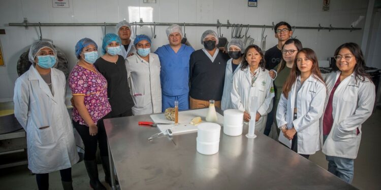 El podcast Ordeñando el Conocimiento ha abordado temas como elaboración de quesos gourmet; mitos, propiedades físicas y químicas de la leche; la recría; herpetología y el calostro.