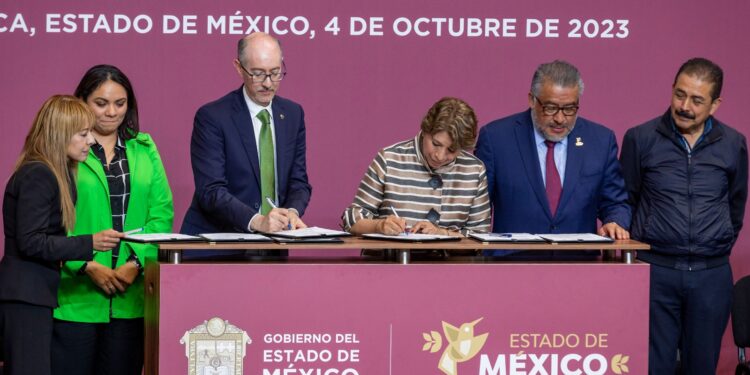 La gobernadora reconoció el apoyo de la UAEMéx y adelantó que con la puesta a disposición de unidades móviles de esterilización que serán desplegadas en todo el territorio estatal.