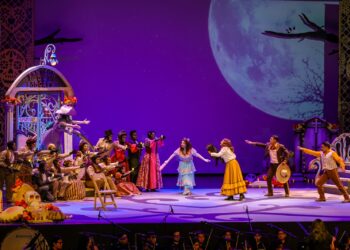 En Panteón de Amores participaron 50 músicos en escena, integrantes de la Orquesta Sinfónica Juvenil de la UAEMéx (OSJUAEMéx).