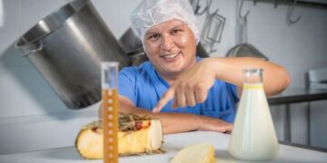 El taller de Lácteos tiene como propósito contribuir a la formación de los alumnos de la Licenciatura en Medicina Veterinaria y Zootecnia.