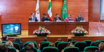 La Secretaría de Docencia realizó el Foro Uso Ético de la Inteligencia Artificial en la Educación.