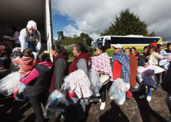 Durante esta 22° edición de la Colecta Invernal se lse recaudaron más de 4 mil 200 artículos entregados a siete comunidades de Zinacantepec