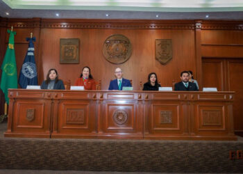 El rector de la UAEMéx, Carlos Eduardo Barrera Díaz, encabezó la instalación de la Comisión Mixta Temporal para la Revisión Salarial 2024 con la FAAPAUAEM y el SUTESUAEM.