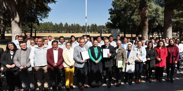 Con esta firma de convenio, la UAEMéx refrenda su compromiso de ser una universidad verde que contribuya a la formación de las juventudes universitarias.