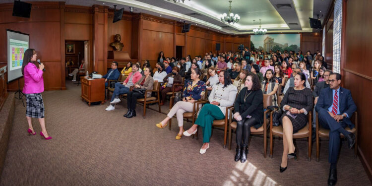 “En el ámbito laboral, 34 por ciento de la fuerza laboral padece o ha padecido un trastorno de salud mental y solo uno de cada 10 ha accedido a servicios especializados