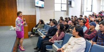 el ciberacoso es uno de los principales problemas que nos preocupa a las y los académicos porque afecta la vida de muchas mujeres y de las personas de la diversidad sexual.