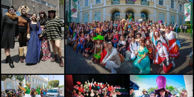 La secretaria de Difusión Cultural, María de la Mercedes Portilla Luja, encabezó el desfile conmemorativo, el cual avanzó del Edificio de Rectoría hacia el Teatro Universitario “Los Jaguares”.