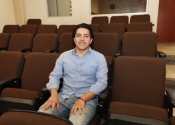 Javier Vilchis García, estudiante de la UAEMéx, destaca las ventajas de realizar movilidad estudiantil en Europa