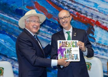 UAEMéx recibe a Ken Salazar, embajador de los Estados Unidos en México