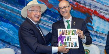 UAEMéx recibe a Ken Salazar, embajador de los Estados Unidos en México