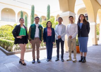 26 estudiantes de la UAEMéx fueron reconocidos por el Centro Nacional de Evaluación para la Educación Superior (CENEVAL).