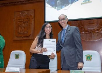 El rector de la UAEMéx, Carlos Eduardo Barrera Díaz, anunció la entrega de 14 mil 166 becas, apoyos o estímulos a integrantes de la comunidad verde y oro.