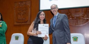 El rector de la UAEMéx, Carlos Eduardo Barrera Díaz, anunció la entrega de 14 mil 166 becas, apoyos o estímulos a integrantes de la comunidad verde y oro.