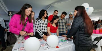 La Feria Universitaria de Empleo, Prácticas o Estancias Profesionales y Servicio Social 2024 contó con la participación de aproximadamente mil 205 estudiantes de la