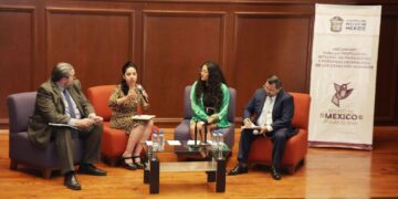 Como parte de esta celebración, se llevó a cabo el conversatorio “Mecanismos de protección en México para periodistas”, así como la inauguración de la exposición fotográfica “Fotoperiodismo y defensa del medio ambiente en el Estado de México”