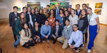 La UAEMéx inauguró la exposición “Ciudades Ancestrales. Paisajes sin tiempo”, la cual se compone de 30 pinturas, 15 fotografías y 10 dibujos, además de una selección de animaciones que han sido sumamente reconocidas en festivales a nivel internacional, como Annecy, en Francia, y Animasivo, en México.