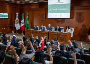 El H. Consejo Universitario aprobó la creación de la Maestría en Inteligencia Artificial Aplicada en la Facultad de Ingeniería y la Maestría en Economía con énfasis en Política Económica.