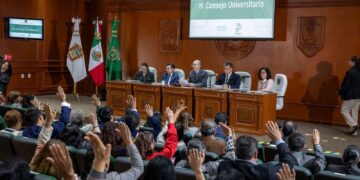 El H. Consejo Universitario aprobó la creación de la Maestría en Inteligencia Artificial Aplicada en la Facultad de Ingeniería y la Maestría en Economía con énfasis en Política Económica.