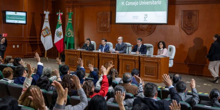 El H. Consejo Universitario aprobó la creación de la Maestría en Inteligencia Artificial Aplicada en la Facultad de Ingeniería y la Maestría en Economía con énfasis en Política Económica.