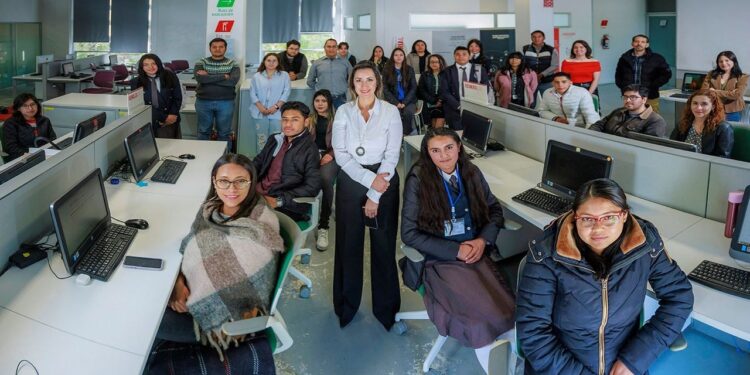 Que todos y todas podamos ser capaces de acceder a la ciencia, que sea un derecho y no un privilegio”, puntualizó Arianna Becerril.