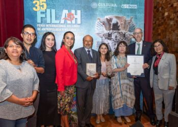 El libro El inicio del viaje. Langston Hughes, editado por la Universidad Autónoma del Estado de México, fue reconocido con el 26° Premio “Antonio García Cubas”.
