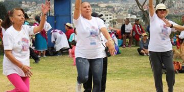 El envejecimiento poblacional demanda un fortalecimiento en el cuidado de las personas adultas mayores.