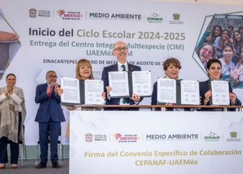 La gobernadora de la entidad, Delfina Gómez Álvarez, y el rector Carlos Eduardo Barrera Díaz inauguraron el Ciclo Escolar 2024-2025 de la Autónoma mexiquense y entregaron el Centro Integral Multiespecie (CIM) UAEMéx-GEM, en San Juan de las Huertas, municipio de Zinacantepec.