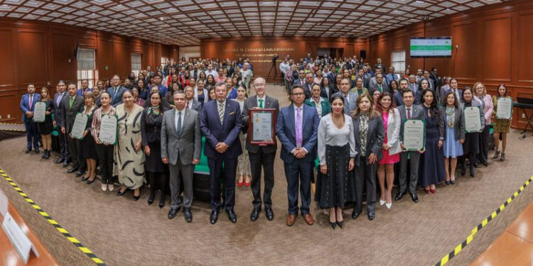Recibe UAEMéx certificado Nivel Oro de la Norma Mexicana en Igualdad Laboral y No discriminación