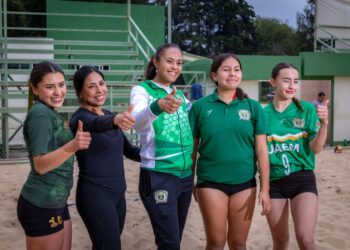 En la arena y en la vida, la disciplina, el esfuerzo y el compromiso nos llevan a la cima. ?? #NuncaTeRindas #UAEMéx