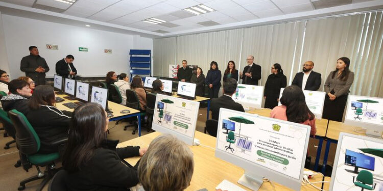 Barrera Díaz subrayó que la UAEMéx tiene 160 programas académicos de calidad, lo que representa un crecimiento del 50% en comparación con 2010, cuando había 107 programas reconocidos.