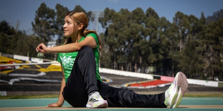 La estudiante de la Facultad de Derecho obtuvo medallas de bronce en 10 y 5 mil metros planos en los FISU American Games Cali 2024, en Colombia, siendo su primera justa internacional.