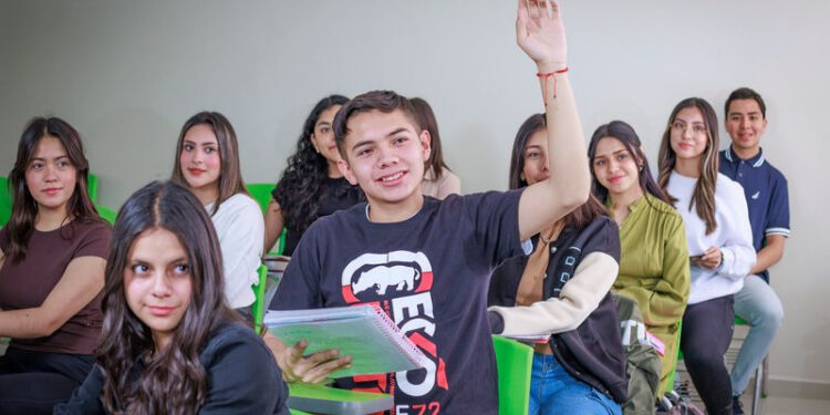 La Nueva Escuela Mexicana es un proyecto educativo con enfoque crítico, humanista y comunitario para formar estudiantes con una visión integral.