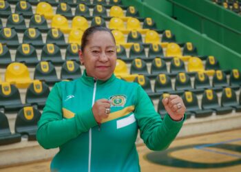Con más de 40 años de trayectoria en el deporte universitario, Micaela Paula Munguía Olvera es un ejemplo de dedicación, disciplina y amor por la enseñanza deportiva.