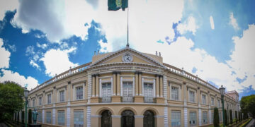 Te comento esta situación que me llama la atención por el tiempo tan cercano a la elección de rectora.