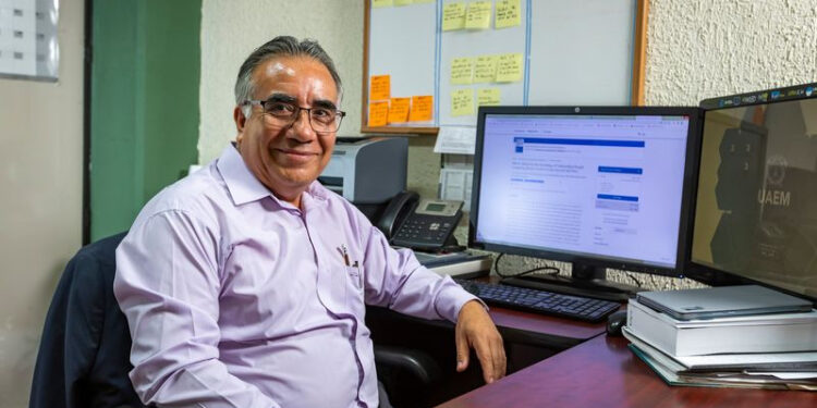 Desarrollan robot cosechador de jitomates