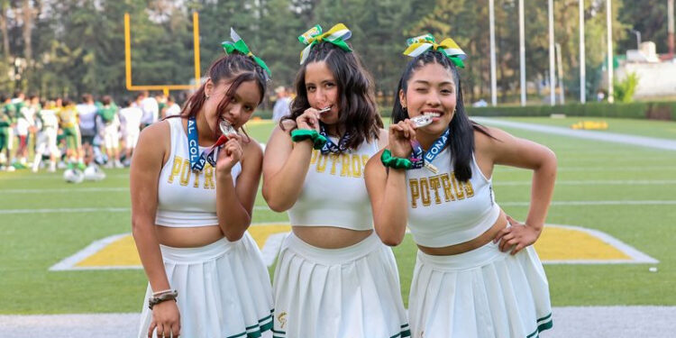 ¡Orgullo UAEMéx! El equipo auriverde obtuvo el segundo lugar en el Campeonato Nacional Colegial 2025.