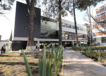 El programa conmemorativo contó con la presentación de la Orquesta Sinfónica Juvenil de la UAEMéx, dirigida por Hilda Saquicoray, en la Sala de Conciertos “Felipe Villanueva”.