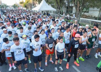 Participaron casi mil competidores en Carrera Atlética Conmemorativa al Día de la y el Médico 2025 de la UAEMéx